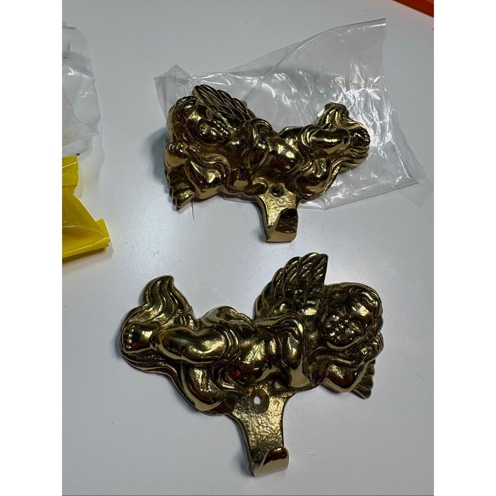 Vintage Brass Cherub Picture Hangers Wall Hooks Set of 2 New